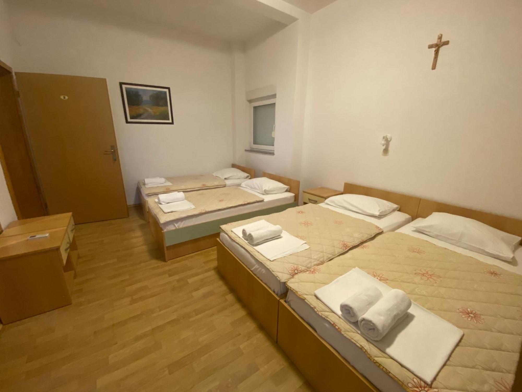 Guest House Regina Mundi Medugorje Bagian luar foto