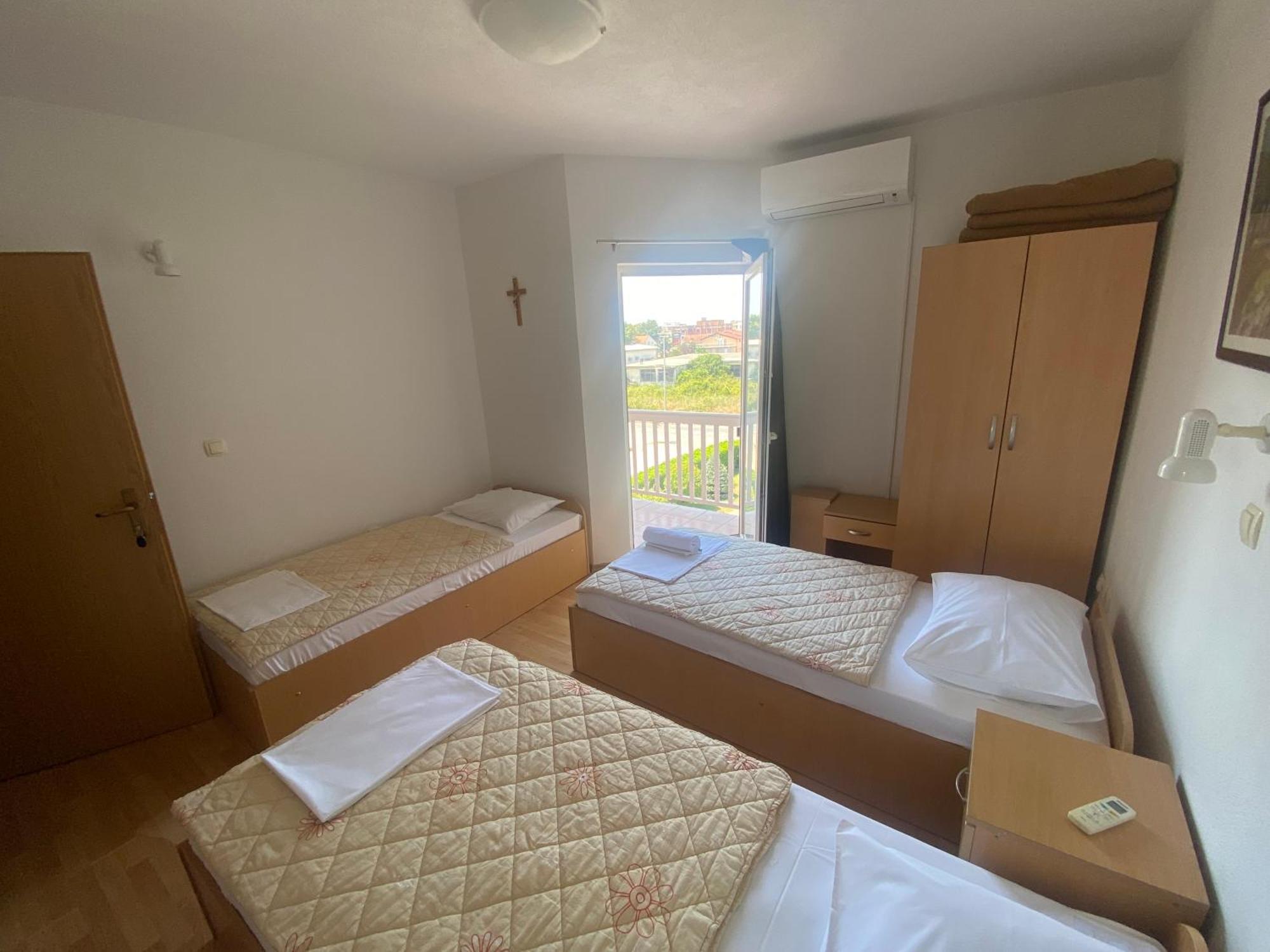Guest House Regina Mundi Medugorje Bagian luar foto