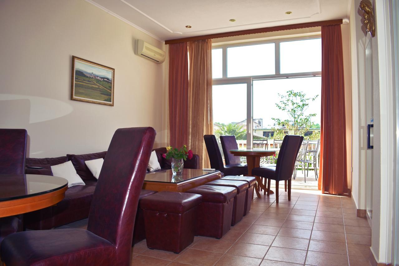 Guest House Regina Mundi Medugorje Bagian luar foto