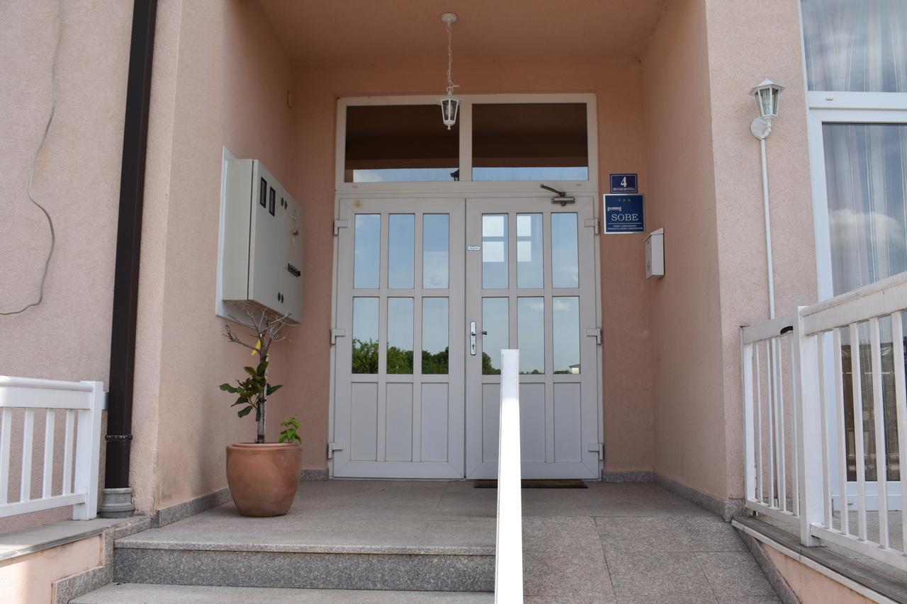 Guest House Regina Mundi Medugorje Bagian luar foto