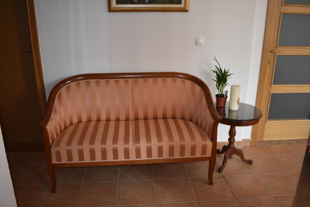 Guest House Regina Mundi Medugorje Bagian luar foto