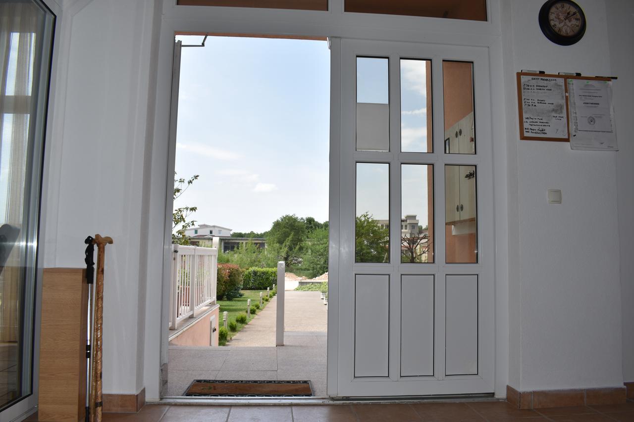 Guest House Regina Mundi Medugorje Bagian luar foto