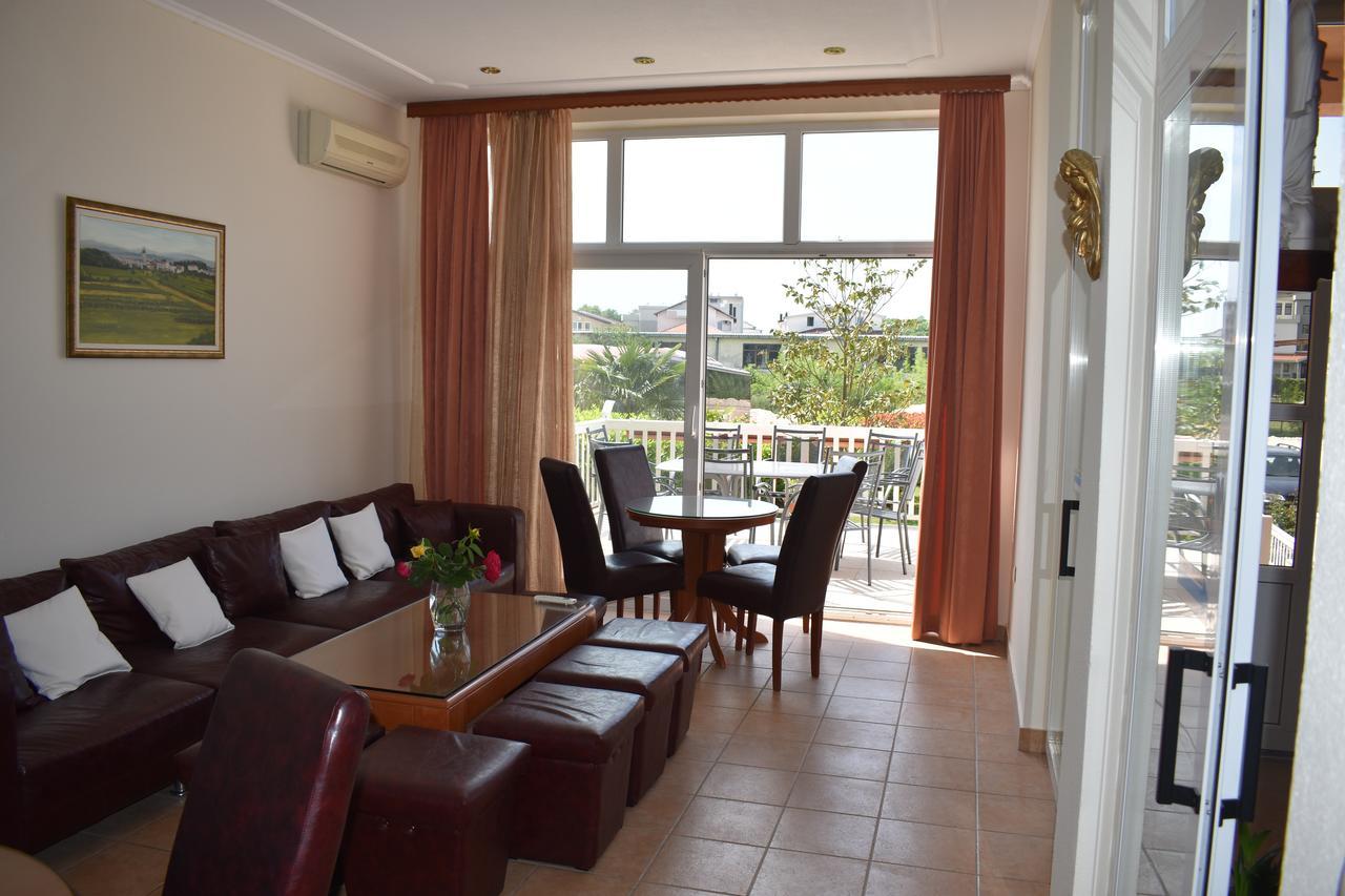Guest House Regina Mundi Medugorje Bagian luar foto
