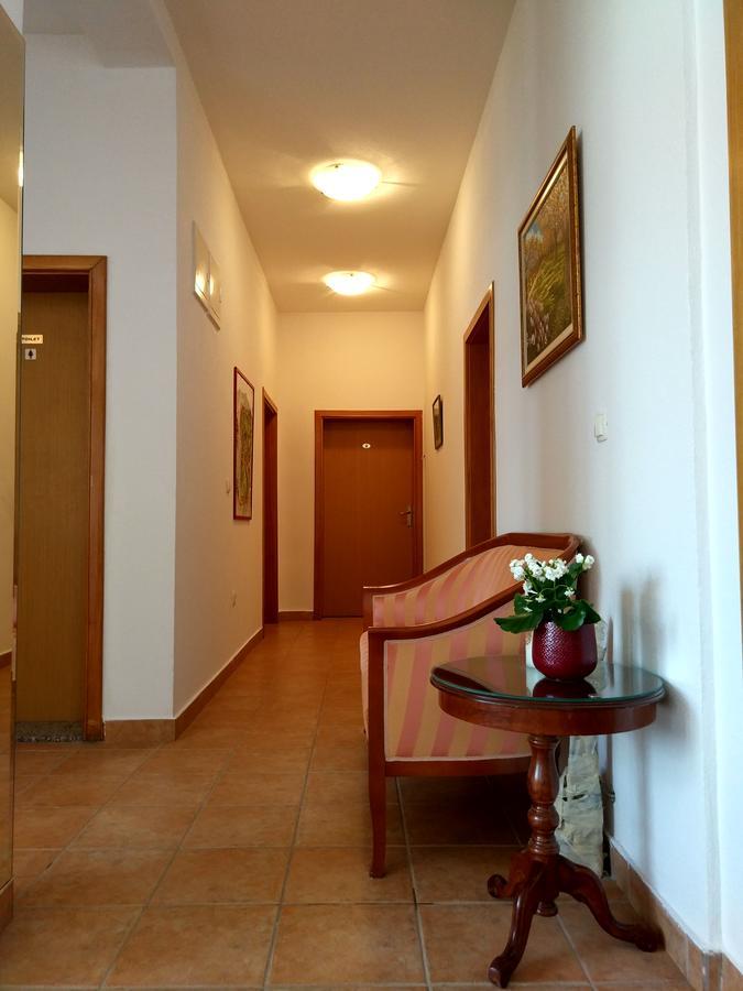 Guest House Regina Mundi Medugorje Bagian luar foto